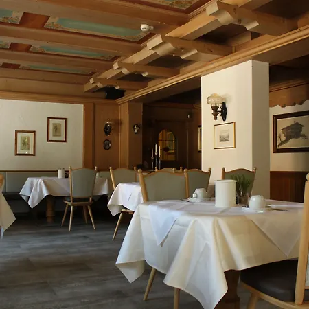 & Glueck Auf Szálloda